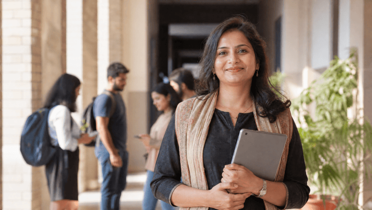 Chatbot para universidades atendiendo admisiones por WhatsApp